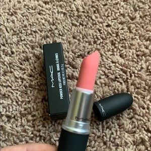 313 Powder kiss lipstick